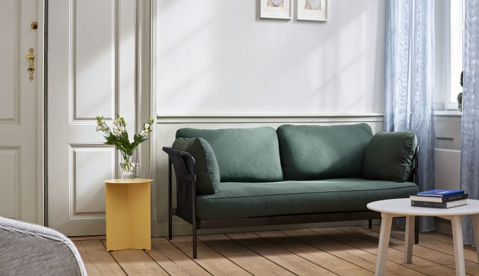 Can 2 seater Steelcut 975 black canvas black base_Slit Table High light yellow_CPH Deux 250 grey